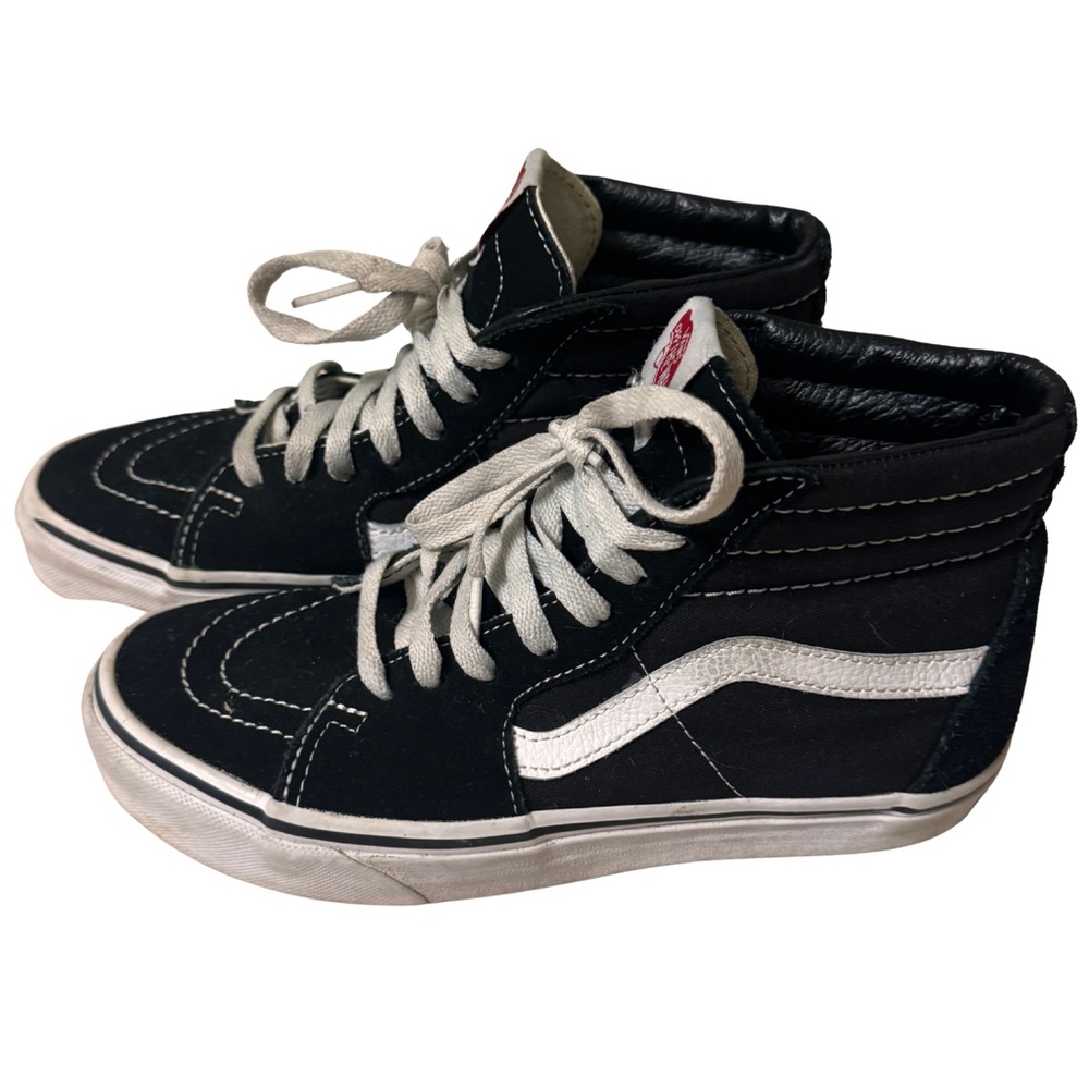 Vans Sk8-Hi Black & White High-Top Sneakers
Size: Women’s 7.5 / Men’s 6
